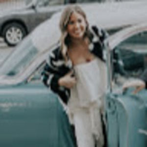 Meet your Posher, Lara c